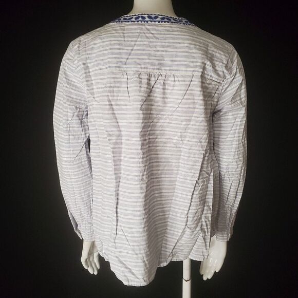 Vineyard Vines Blue & White Striped Embroidered Top (M) - Picture 4 of 5